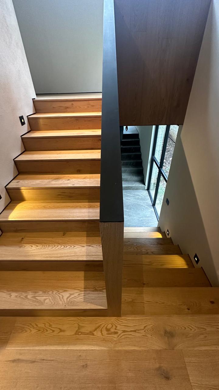 Escaleras de madera fina
